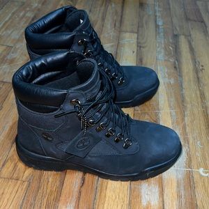 This is brand new timberland in black color it’s beautiful comfortable to wear.